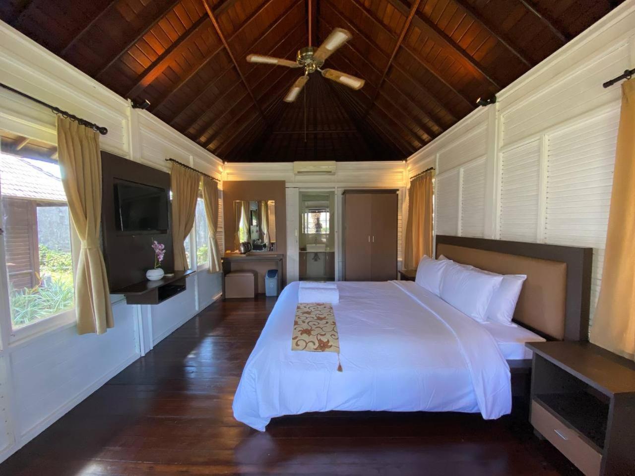 Balangan Surf Resort Jimbaran Eksteriør billede
